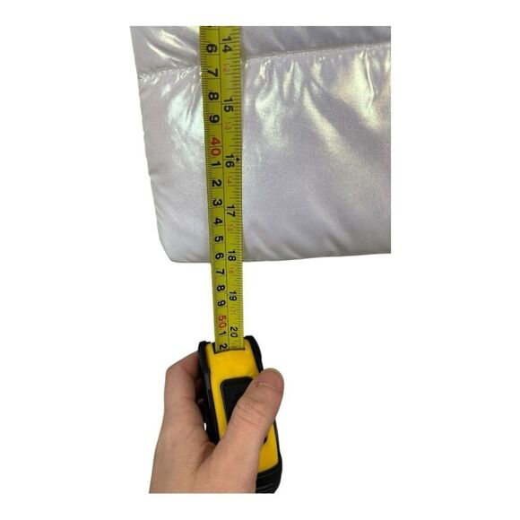 BATH & BODY WORKS WHITE IRIDESCENT PUFFER TOTE BAG BLACK FRIDAY 2023 new - Picture 5 of 7